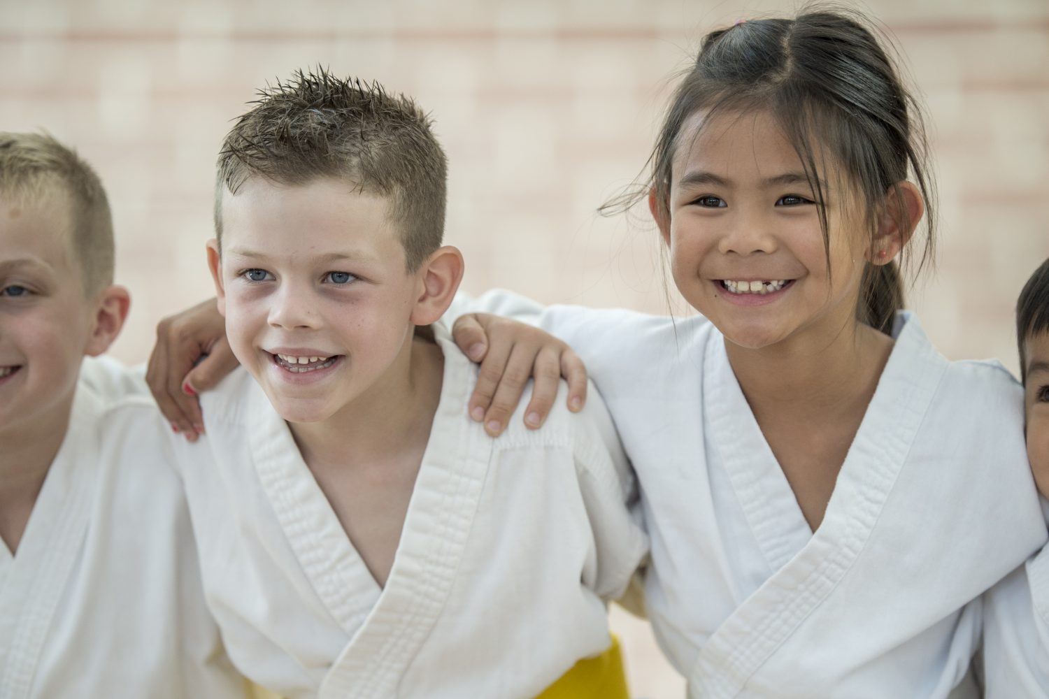 Freundschaft - Spass - Kampfsport - Selbstverteidigung - Kinder - Jugendliche - Kiel Freundschaft- Spass - Kampfsport - Selbstverteidigung - Kinder - Jugendliche - Kiel